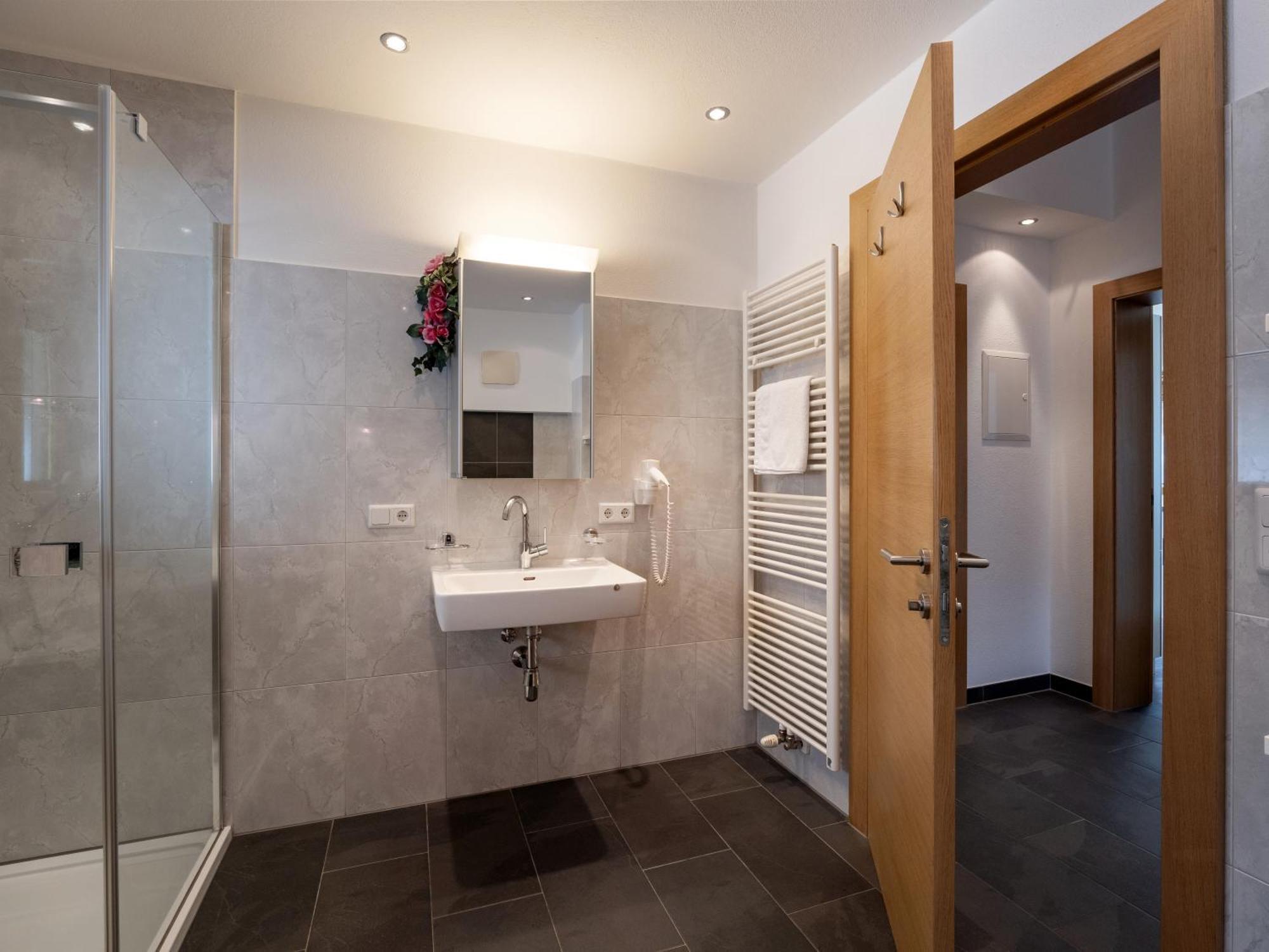 Ahornegg Apartment ทักซ์ ภายนอก รูปภาพ